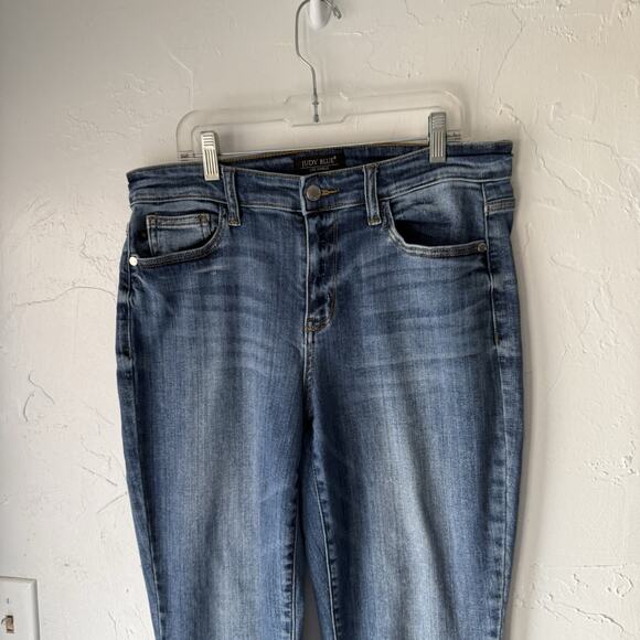 Judy Blue Women's Size 9/29 Medium Wash High Rise‎ Cropped Jeans - Picture 2 of 10